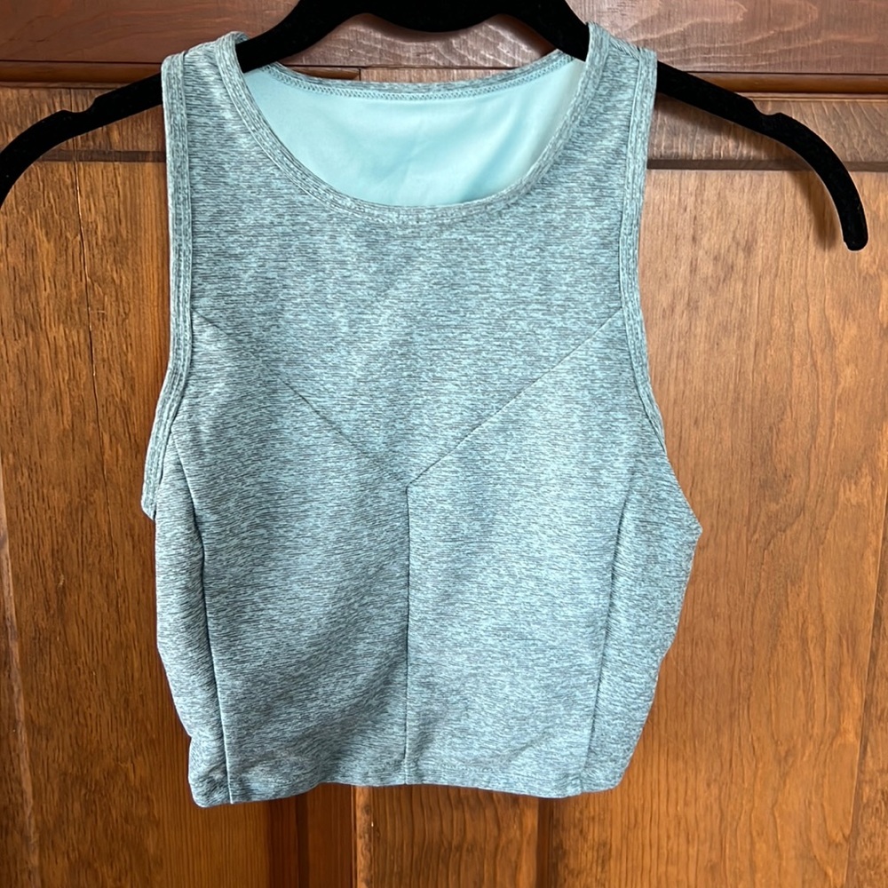 Cropped Exercise Tank Top